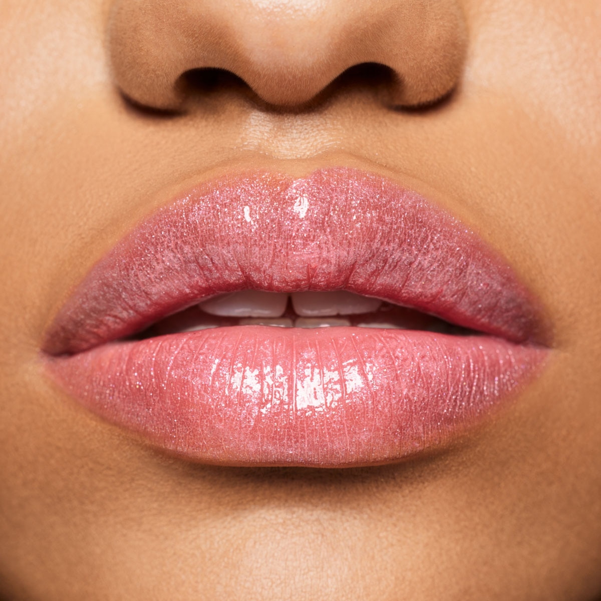 GLOSS BOMB STIX SHIMMER (LABIAL CON ACABADO BRILLOSO)
